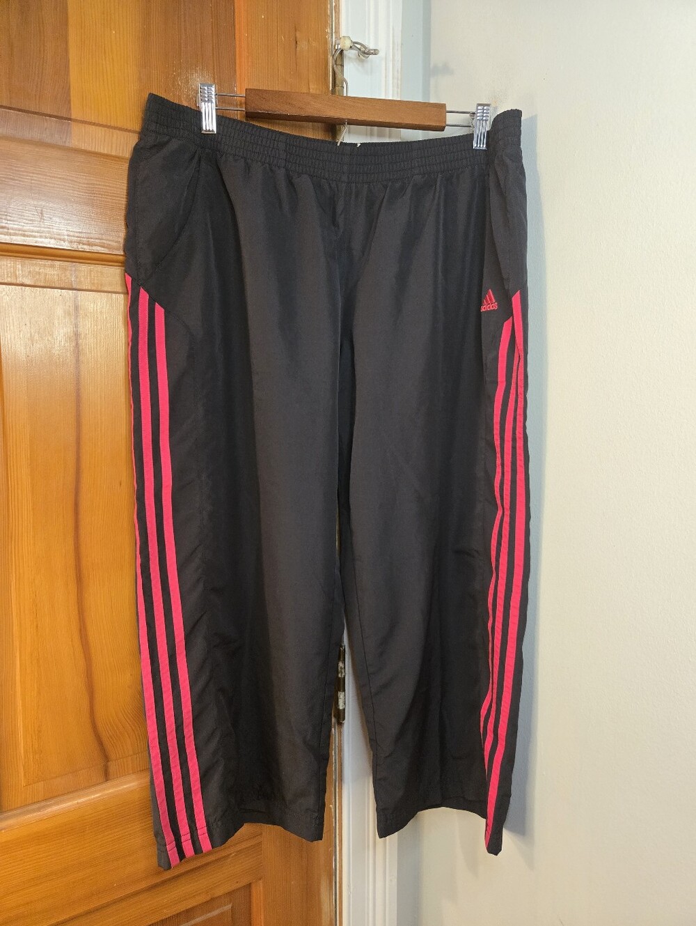Adidas Women's Cropped Track Pants Black And Pink Sz XL